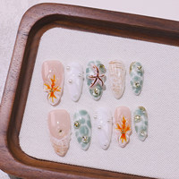 Exquisite handgefertigte, vollflächige Schutz-Nagelkunst im europäischen Stil mit mandelförmigen Press-on-Nägeln