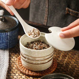 กระปุกเครื่องปรุงเซรามิกสไตล์ญี่ปุ่นย้อนยุค ขายดี พร้อมฝาปิด ดีไซน์สร้างสรรค์ เป็นมิตรกับสิ่งแวดล้อม เหมาะสำหรับใช้ในบ้าน ร้านอาหาร และปิ้งย่าง - Product Image 3