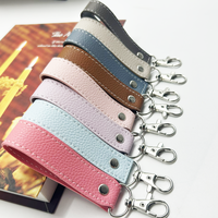 Porte-clés en cuir PU couleur bonbon porte-clés de voiture de mode porte-clés de sac Portable pendentif porte-clés pour la Promotion anniversaire noël