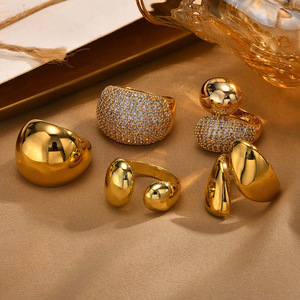 Anillo de Dedo Redondo Exagerado de Acero Inoxidable que no se Deslustra, Chapado en Oro de <span class=keywords><strong>18K</strong></span>, Joyería Impermeable con Alto Pulido de XIXI - Product Image 1