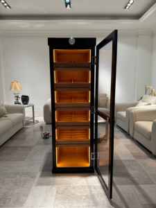 Mini vitrinas <span class=keywords><strong>de</strong></span> humidor <span class=keywords><strong>de</strong></span> cigarros rojas <span class=keywords><strong>de</strong></span> una sola puerta personalizadas con higrómetro y madera <span class=keywords><strong>de</strong></span> <span class=keywords><strong>cedro</strong></span> español, luz LED incluida - Product Image 6