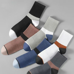 Men's Crew Socks Color-Blocked Polyester Fiber Sweat-Absorbent Regular Casual Socks For Spring Autumn Sports - Product Image 2