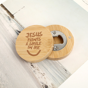 Ouvre-bouteille en bois magnétique portable cadeau de baptême personnalisé et faveurs de <span class=keywords><strong>mariage</strong></span> de <span class=keywords><strong>demoiselle</strong></span> <span class=keywords><strong>d</strong></span>'<span class=keywords><strong>honneur</strong></span> gravé sur mesure - Product Image 3