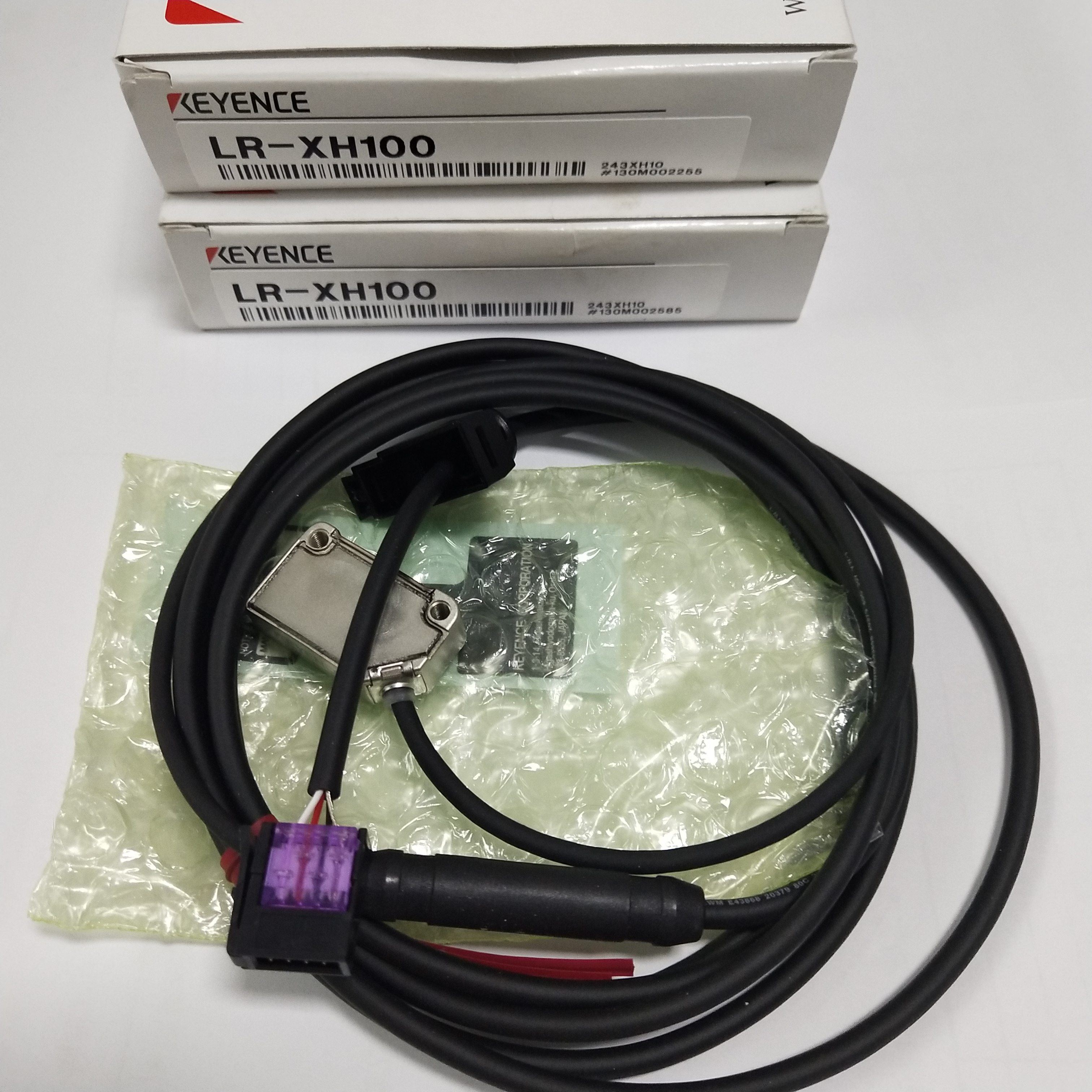 KEYENCE LR-XH100センサーヘッド100mmレンジ2mケーブル KEYENCE LR-XH100センサーヘッド100mmレンジ2mケーブル