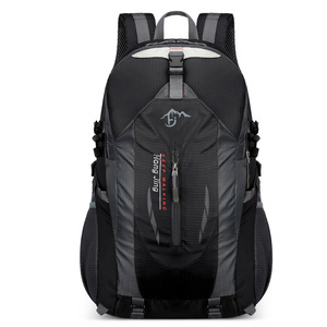 Sac à Dos de Randonnée Léger 40L Personnalisé pour Hommes, Idéal pour <span class=keywords><strong>Voyage</strong></span>, Camping et <span class=keywords><strong>Aventure</strong></span> – Vente en Gros Usine - Product Image 1
