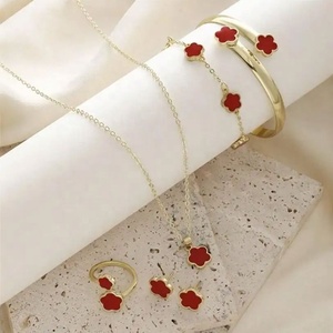 Nouvel ensemble de bijoux pour femmes en or plaqué 18 carats, design fleur porte-bonheur, tendance, élégant, bracelet, bague, boucles d'oreilles, collier - Product Image 5