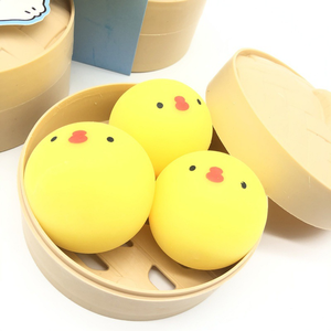 Juguete Antiestrés de TPR Suave y Blandito con Forma de Bola de Fruta, Mini Pelota para Apretar, Alivia la Ansiedad, Regalo para Fiestas - Product Image 3