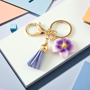 Porte-clés en résine doux et charmant avec un simple pompon fleuri, décoration de sac à main tendance et accessoires de pendentif pour clés - Product Image 4