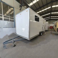 Maison mobile préfabriquée extensible de luxe en panneaux composites sur remorque