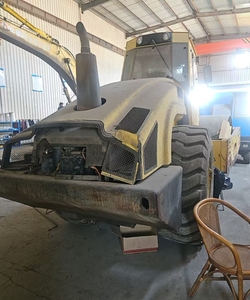 รถบดถนน BOMAG BW226-4 มือสอง น้ำหนัก 10 ตัน แบบสั่นสะเทือน พร้อมลูกกลิ้งคู่ - Product Image 2