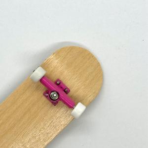 แผ่นสเก็ตบอร์ดขนาดเล็กแบบมินิฟิงเกอร์บอร์ด พิมพ์ลายตามสั่งสำหรับมืออาชีพ ขนาด 34 มม. ทำจากไม้เมเปิ้ล สำหรับเด็กชายและเด็กหญิง ขนาด 32 มม. - Product Image 5