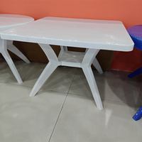 Fournisseur d'usine Table basse Banquet pas cher Petites tables carrées blanches en plastique à vendre