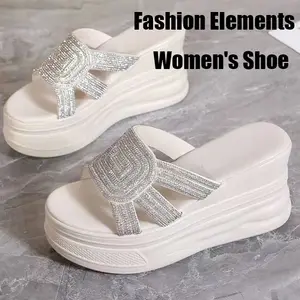 Venta al por mayor sandalias de las mujeres zapatillas superiores accesorios decorativos zapatos de verano encanto