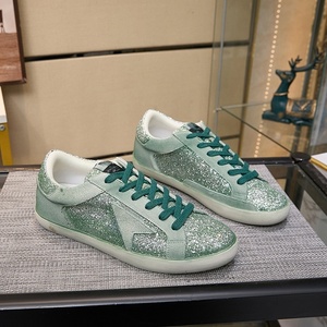 Baskets vertes à paillettes étoilées pour femmes, style vintage, décontractées, à lacets, basses, plates et confortables pour le quotidien, chaussures de rue épaisses - Product Image 3