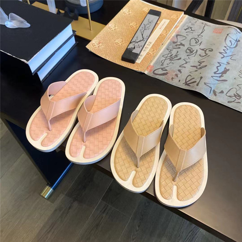Summer Beach Filpflops PVC Plastic Sole Flip Flops Beach Sliders Flipflop Slippers Women