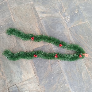 クリスマスツリー飾り卸売 赤い実 ダークグリーンリボン ティンセルガーランド - Product Image 5