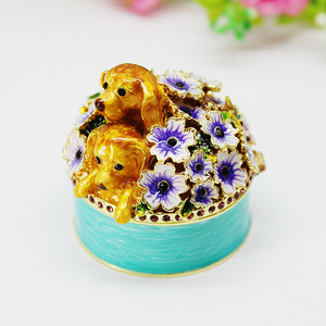 SHINNYGIFTS Enamel Trinket Box Wedding Favor Dog on Flower Metal Jewelry Box Christmas Gift GuangDong Factory