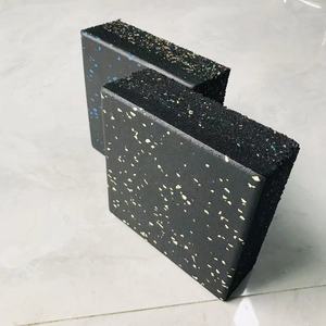 Brique de caoutchouc insonorisante de haute qualité à prix d'usine pour lieux de divertissement, hôtels, studios – Isolation phonique pour sols en caoutchouc - Product Image 3