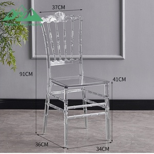 Sedia da Matrimonio Wayon <span class=keywords><strong>in</strong></span> <span class=keywords><strong>Resina</strong></span> Trasparente, Aspetto Cristallino, Schienale a Doghe Verticali, Gambe <span class=keywords><strong>in</strong></span> Bambù, Impilabile per Eventi - Product Image 6