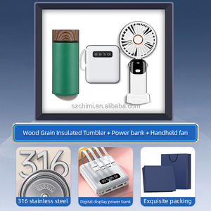 هدايا تذكارية خاصة لحفلات الزفاف في الصيف مع مج باور بنك مروحة قابلة للطي للضيوف - Product Image 5