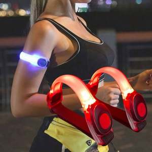 Bracelet lumineux LED personnalisé avec logo pour la course nocturne, brassard de sécurité lumineux en PVC pour enfants, bande réfléchissante promotionnelle pour l'extérieur - Product Image 4