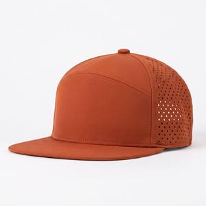 Casquette de baseball en polyester imperméable à perforations découpées au laser, personnalisable avec logo sur mesure, vente en gros - Product Image 4