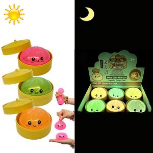 ของเล่นบีบฟิดเจ็ตตุ๊กตาเกี๊ยวยิ้ม วิบวับ เรืองแสง สำหรับฮาโลวีน - Product Image 1