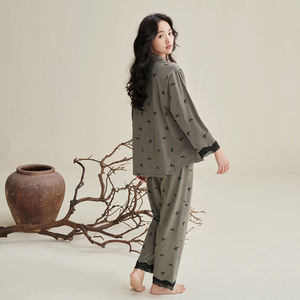 Produttore 100% <span class=keywords><strong>pigiama</strong></span> da donna personalizzato a manica lunga in <span class=keywords><strong>cotone</strong></span> lavorato a maglia con fiocco traspirante per la primavera <span class=keywords><strong>e</strong></span> l'autunno - Product Image 3