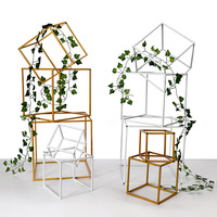 Décorations et ornements géométriques en gros pour mariages, podiums, allées, aménagement de scènes et de lieux événementiels