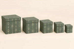 Ensemble de boîtes rigides vintage NOIR-VERT avec motif floral doré, 5 tailles, couvercle carré, organisateur aseptique jetable - Product Image 1