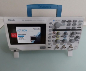 Osciloscopio Digital de 2 Canales Tektronix TBS1102C, 100% Original, Nuevo y en Stock, el Más Vendido - Product Image 5