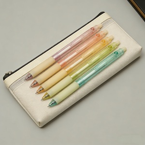 Bolígrafo Promocional Transparente de Plástico con Fricción YF PEN YFA3496A con Impresión UV/Digital, Diseño Deportivo/Logotipo - Product Image 3