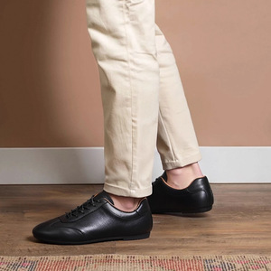 Zapatillas deportivas de <span class=keywords><strong>tenis</strong></span> para hombre, novedad de 2025, zapatillas clásicas de piel de vaca para hombre, cómodas y versátiles, zapatillas de entrenamiento de <span class=keywords><strong>Alemania</strong></span> personalizadas - Product Image 2