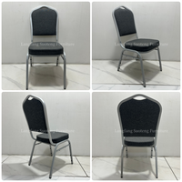 Chaise de banquet empilable de haute qualité au design moderne, avec structure en métal et pieds en fer, revêtement en tissu, pour usage commercial et hôtelier