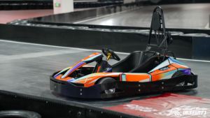 Kart électrique compact et polyvalent multi-pistes avec une carrosserie plus petite, adapté à divers circuits, haute agilité avec un rayon de braquage de 2,8 m. - Product Image 4
