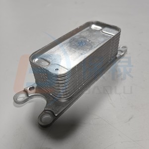 Chrysler 300C Grand Voyager V11 <b>Radiator</b> 5184294AE 15x9x10 Cm For Van Replacement - Product Image 1