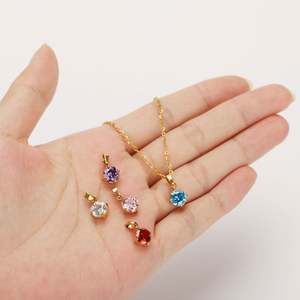 Collar Corto de Acero Inoxidable con Colgante de Zirconia 3A Impermeable, Chapado en Oro de 18k, Diseño Simple - Product Image 3