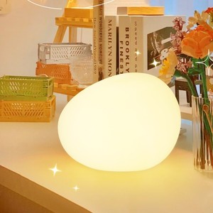 Lampe d'ambiance <span class=keywords><strong>LED</strong></span> moderne et minimaliste, style influenceur transfrontalier, en forme de <span class=keywords><strong>galet</strong></span>, à brancher, avec bouton de variation de trois couleurs et intensité variable, idéale comme cadeau de nuit - Product Image 2