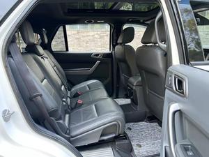 SUV Usato Ford Everest 2.0T Benzina AWD Lusso 5 Posti 2017 LHD Automatico 245 CV Off-Road Potente - Vendita Calda - Product Image 5
