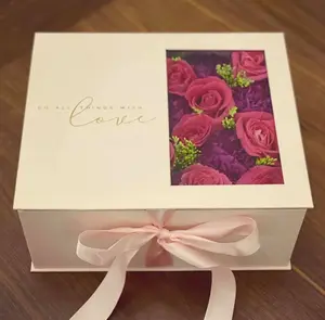 Personal isierte benutzer definierte Logo gedruckt Rose Flower Verpackung quadratische Papier Pappe magnetische Geschenk box mit klaren Fenstern und Band