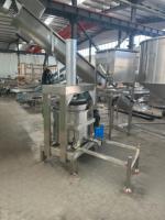 Klein-schaal 300 kg/uur Cassave Garri verwerkingsmachines Cassavevlokken productie in Nigeria