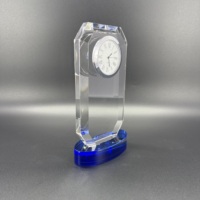 Coupe en verre optique bleu à pointe taillée en forme de gemme avec base bleue, trophée en verre, cadeaux