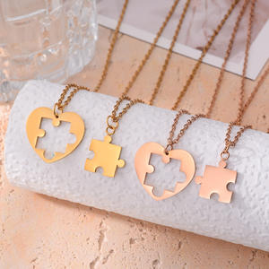 Collar de cadena con colgante de corazón de rompecabezas de acero inoxidable chapado en plata de 18 quilates, resistente al deslustre, para mujer, ideal para dropshipping. - Product Image 2