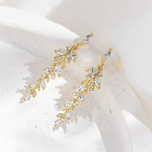 Orecchini Pendenti con Nappine di Grano e Zirconi per Donne, Eleganti Gioielli da Sera alla Moda - Product Image 5