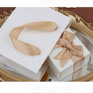 Boîte à bijoux en carton 1200 g/m² avec couvercle et base en papier or <span class=keywords><strong>champagne</strong></span> <span class=keywords><strong>français</strong></span>, boîte de rangement avec nœud élégant, logo personnalisé - Product Image 3