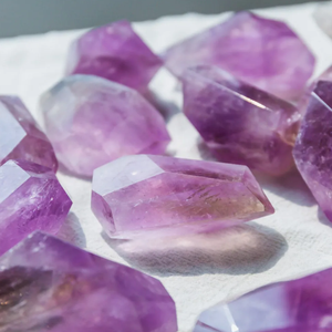 YINGLAI Cristal Natural de Amatista en Forma Libre, Piedra Curativa para Feng Shui, Artículo Coleccionable - Product Image 4