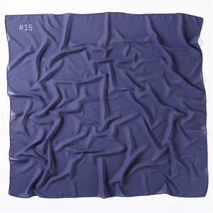 Gros stock beaucoup de couleur 90cm <span class=keywords><strong>carré</strong></span> grandes femmes poudre dorée Tudung mousseline de soie épaisse bulle malaisienne tête écharpe - Product Image 5