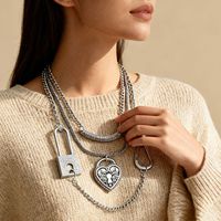 Perhiasan Fashion OEM/ODM Kalung Bib Jaring Perunggu Vintage Berhiaskan Mutiara Putih Bulat Bertingkat dengan Rumbai Kalung Vintage