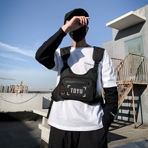 Sac de poitrine pour hommes en nylon personnalisé d'usine de la Chine avec poche avant arrière réfléchissante décoration de lettre de mode et de logo - Product Image 4