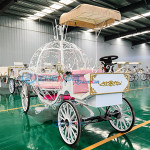 Carruaje Eléctrico Blanco Estilo Cenicienta con Interior Rosa y Diseño Ornamentado para Paseos Turísticos al Aire Libre, Carruaje de Caballos de Estilo Clásico - Product Image 1